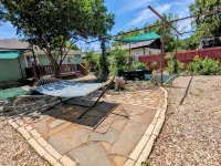 3Br East Austin Home with Private Yard, Near Downtown & Airport - Kuntosalit