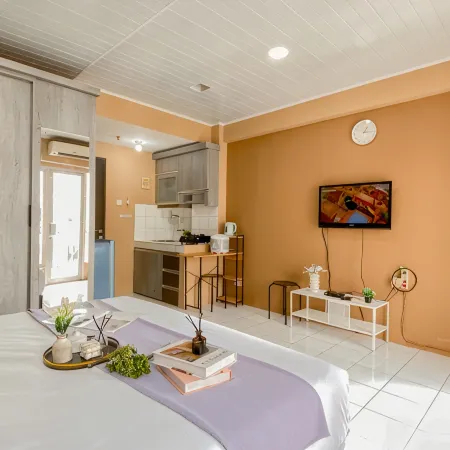 Big and Spacious Studio Apartment at Sky View By Travelio