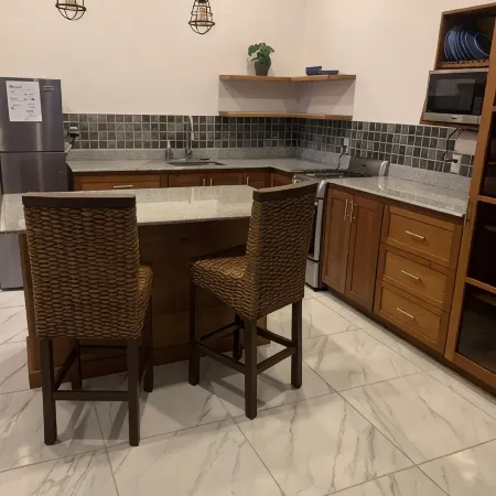 Fully Furnished Luxurious 2-Bedroom suite