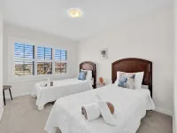 Cozy home minutes from Niagara Falls Hotels in Thorold
