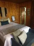 Cozy Guest Cabin Near River, Lake, And Hiking Access.