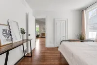 Bright & Modern Loft w/ Patio, By Falls & Wineries - 3-Star
