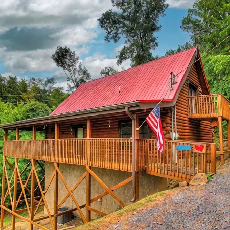 Cozy 2-bedroom cabin in welcoming lake Douglas, Sevierville near Pigeon Forge