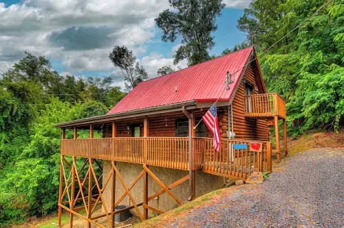 Cozy 2-bedroom cabin in welcoming lake Douglas, Sevierville near Pigeon Forge