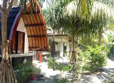 Warna Beach Hotel