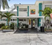 Key Colony Beach 3BR/2BA Home w/ 50ft Dock – Waterfront Paradise! - Homestays