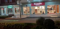 Ramada by Wyndham Hamilton City Center Hotéis em 