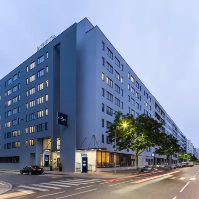 โนโวเทล สวีทส์ วีน ซิตี้ โดเนา โรงแรมใกล้สถานี Wien Praterstern