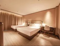 HanTing Hotel (Tongliao Naiman Banner Railway Station Zhenxing Street)