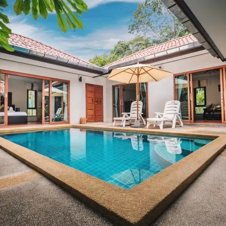 Khanom Seabeach Resort