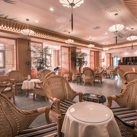 Shihong Dehua Hotel