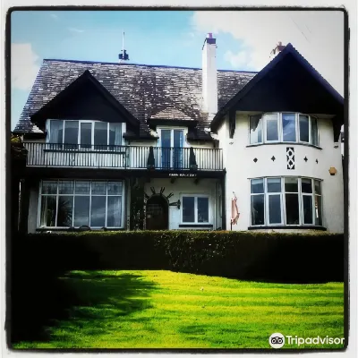 Cairn Bay Lodge Отели в г. 