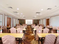 Vienna Hotel (Baoding Xushui Longdi Branch) Hotels near Mosque (Qingzhensi Street)