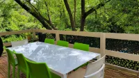 Idyllwylde: Pet-Friendly, Renovated Vintage  Cabin, Close to Town and River - WiFi