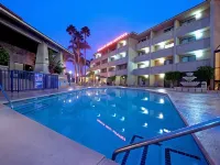 La Quinta Inn & Suites by Wyndham Pomona - Pools