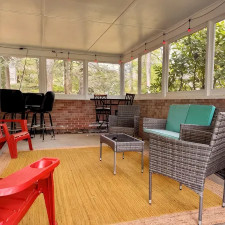 Sleeps 12/Mid-Century Cool/Minutes to Stadium