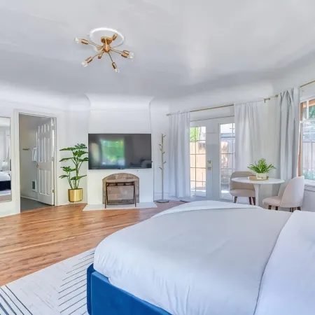 The Octagon by Stay Portland - Multnomah Village