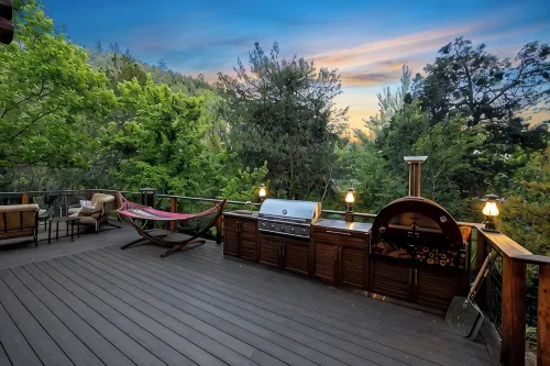 Riverside Luxury Retreat - Hot Tub, Fire Pit, Games & Mesmerizing Views - 4-Star