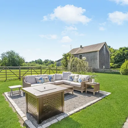 Walk to the Beach - Serene Coastal Country Cottage
