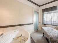 Radisson Hotel Brunei Darussalam - Gym