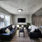 2 bedroom's 1 bathroom 10 min-Airport/Downtown Boston 7 min-Encore Casino