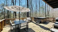 A/C°W/D°BBQ°Heart of Poconos °Fireplace°Hot Tub - WiFi