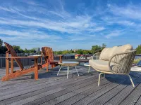 Stylish Water Villa with Private Roof Terrace & AC - Tekne