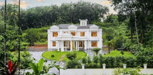 Love Shore Luxury Private Pool Villa near Thusharagiri Waterfalls - Homestays