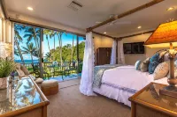 RARE, GATED, PRIVATE BEACHFRONT HOME! PRIVATE POOL, 6 BEDS  6 BATHS - بوتيك