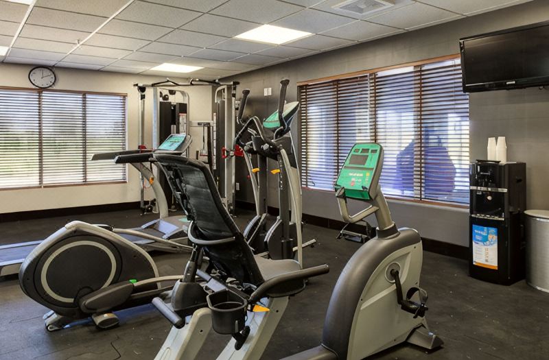 Holiday Inn Express & Suites North Fremont by IHG photo 3