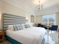 Grand Hotel Capodimonte Отели рядом с достопримечательностью «Пляж Леонеллис»