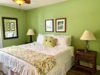 Endless Summer-  On Pine Ave, steps to beach & pier w/ water view & dock - Wi-Fi