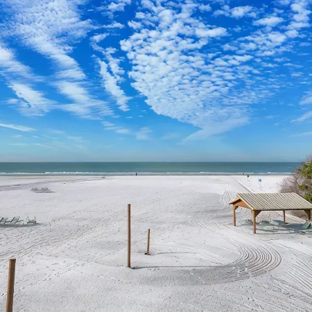 Beach Front.. Siesta Key... Beautifully Updated Ground Floor Unit On The Beach.
