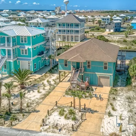 Luxurious Home 5Br - Sleeps 15, Steps to Beach, Canal, Dock, Gourmet Kitchen!