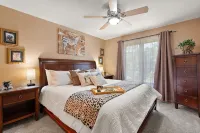 Lux Retreat 5 Acres- Pool/Hot Tub/Tiki Bar/Fire Pit/Game Room- Great for Groups! - Træningscentre