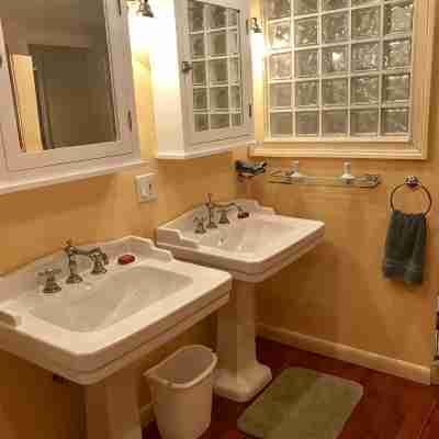 Cape Cod Chatham  Water View Retreat Rooms