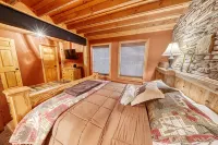 Cozy Timber Frame Home!  5 minutes to Holiday Valley and downtown Ellicottville!