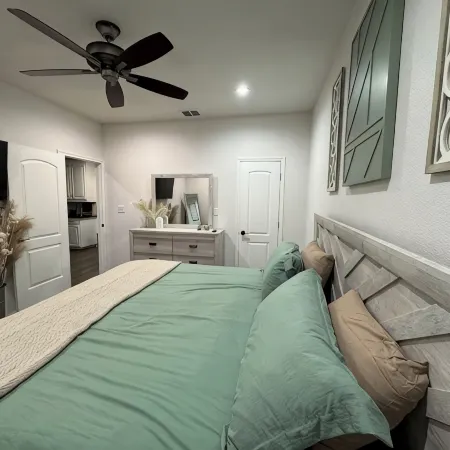 Burleson Farmhouse 3-bedroom house
