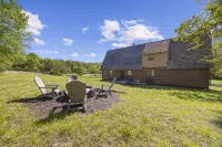 Lakeside Resort Cabin Steps to Table Rock Lake - Minutes to Sdc! - Chalets