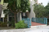 Oceanfront Condo - Four Steps to Beautiful Sugar Beach - Homestays