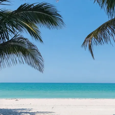 Sun-Drenched Waterfront Escape Private Pool & Prime Location
