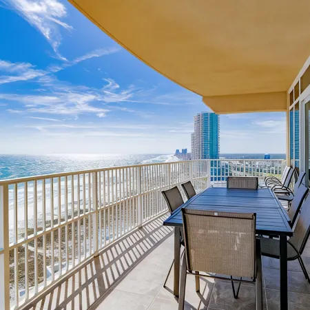 Luxury Direct Beachfront Walk to Restaurants  Waterslide-Lazy River-Splash Pad