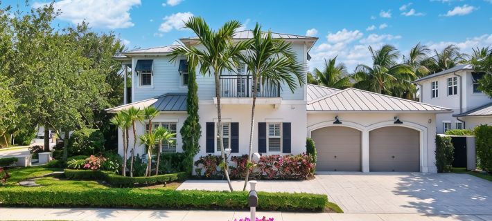 Luxurious Delray Beach Pool Home in Downtown Delray! VIP Beach Passes! Hotels in Delray Beach