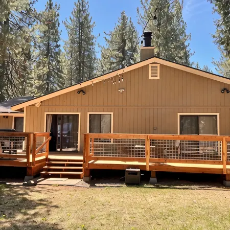 Central AC: Large 4 Bedroom Private Home, Private Lot.  Fenced Yard with Deck