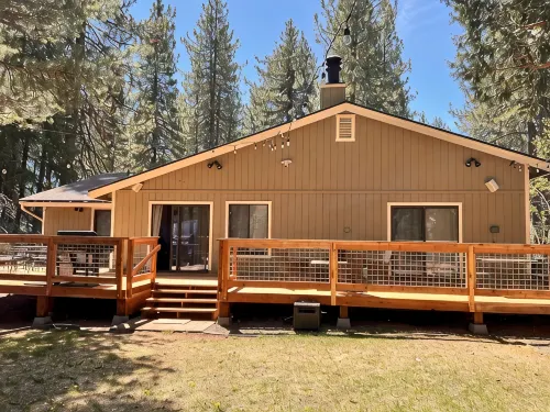 Central AC: Large 4 Bedroom Private Home, Private Lot.  Fenced Yard with Deck