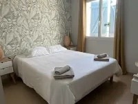 Air-Conditioned Single-Storey House with 3 Bedrooms and Swimming Pool Hôtels à : Bernac