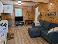 Castaways Cottage on Croton Pond 1)