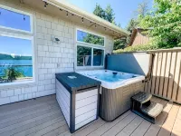 Spacious home with stunning Hood Canal Views, hot tub, game room, dog-friendly