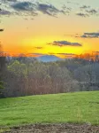 A Hopeful Mountain - 10 mins from Galax & the Blue Ridge Parkway!