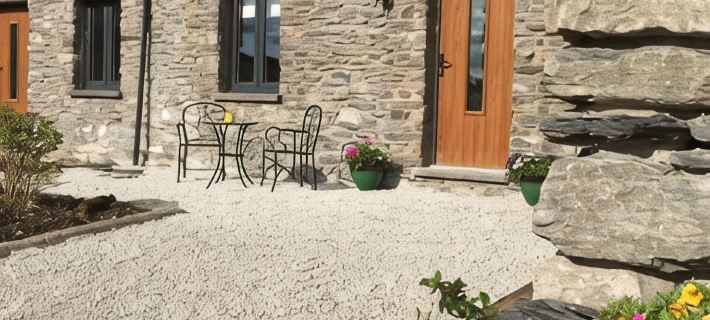 Stunning 3 bed cottage with exceptional views over fields and the Lakeland fells Hotels in Kendal